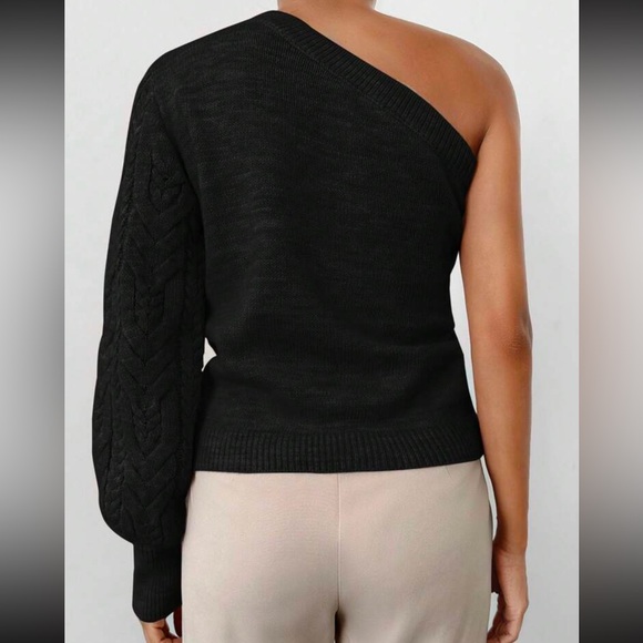 Luxe black one shoulder cable knit sweater top - Picture 2 of 13